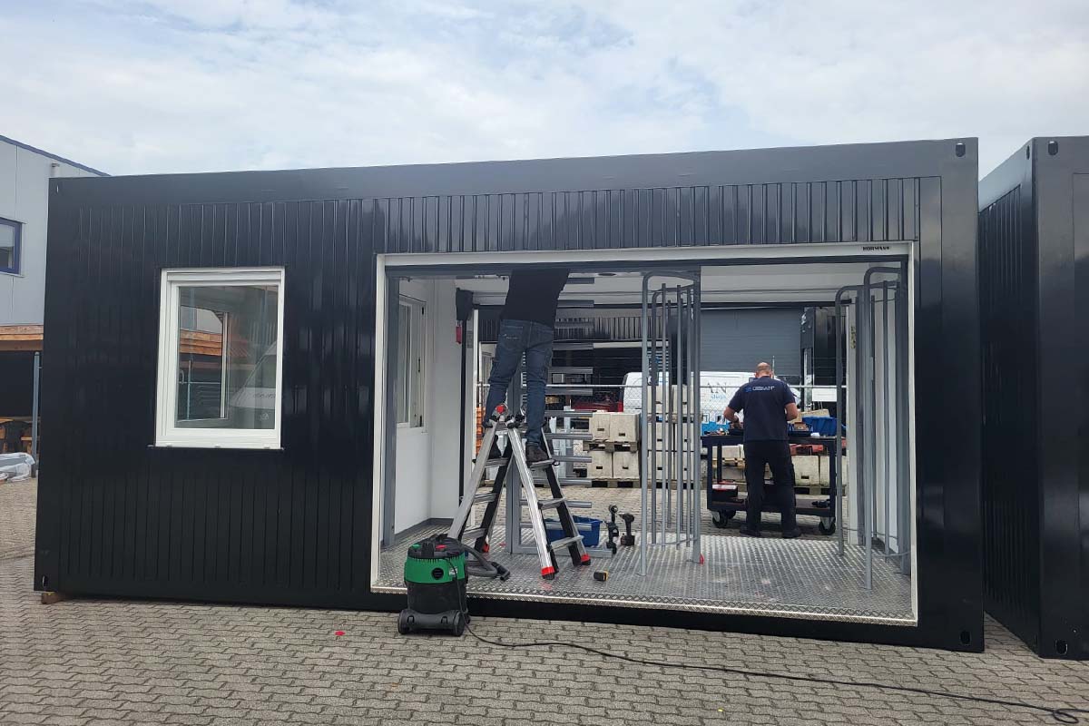 Container met tourniquet